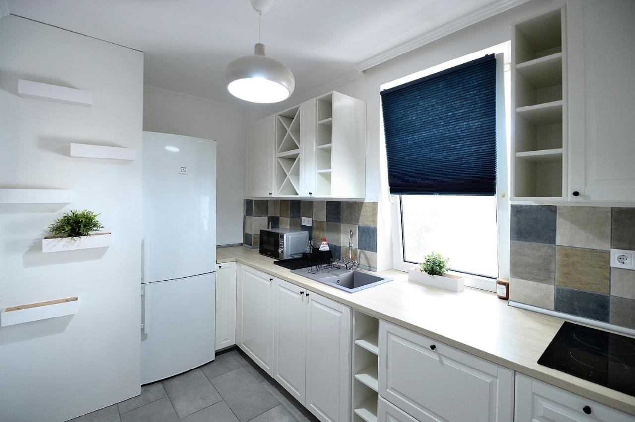 Lelle Apartment *